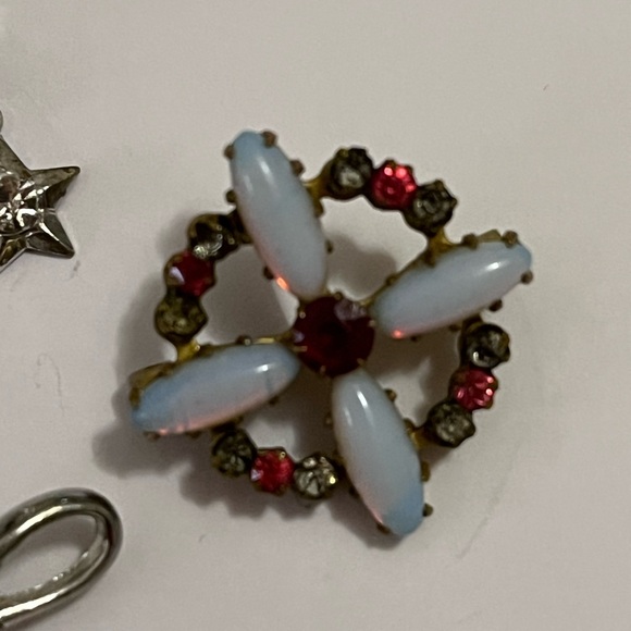Celestial Butterfly Brooch Collection - Picture 4 of 7